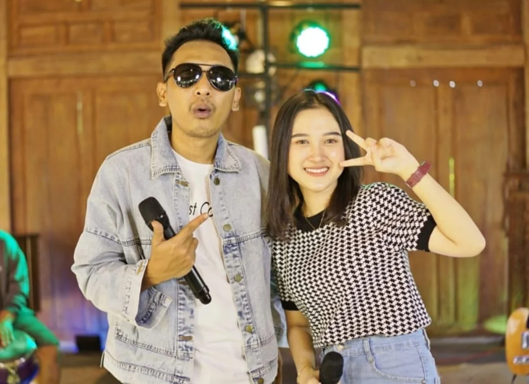 Ronald Dewa Dorong Karier Penyanyi Pendatang Baru Chalsya Reta dengan Single “Cerito Roso”