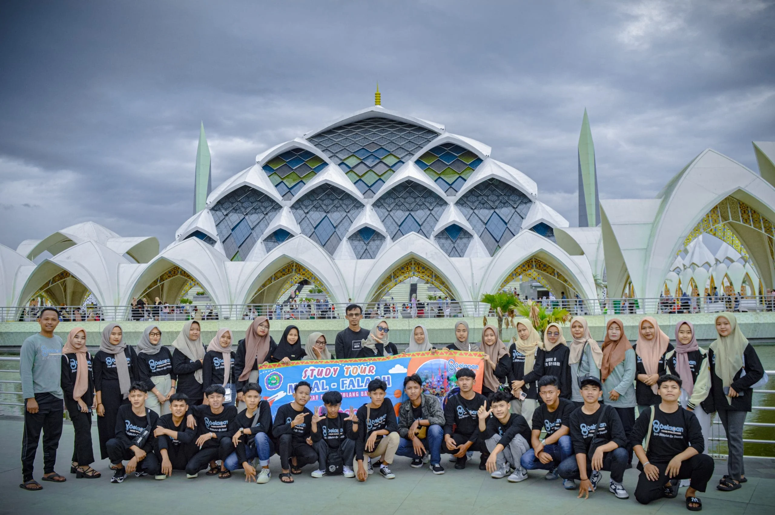 MA Al – Falaah Banjar Baru Tingkatkan Ilmu Siswa Lewat Study Tour
