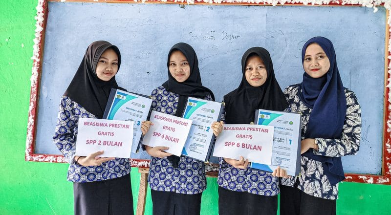 MA Al – Falaah Banjar Baru Laksanakan Pembagian Raport Asesmen Sumatif Akhir Semester Gasal TP. 2024/2025