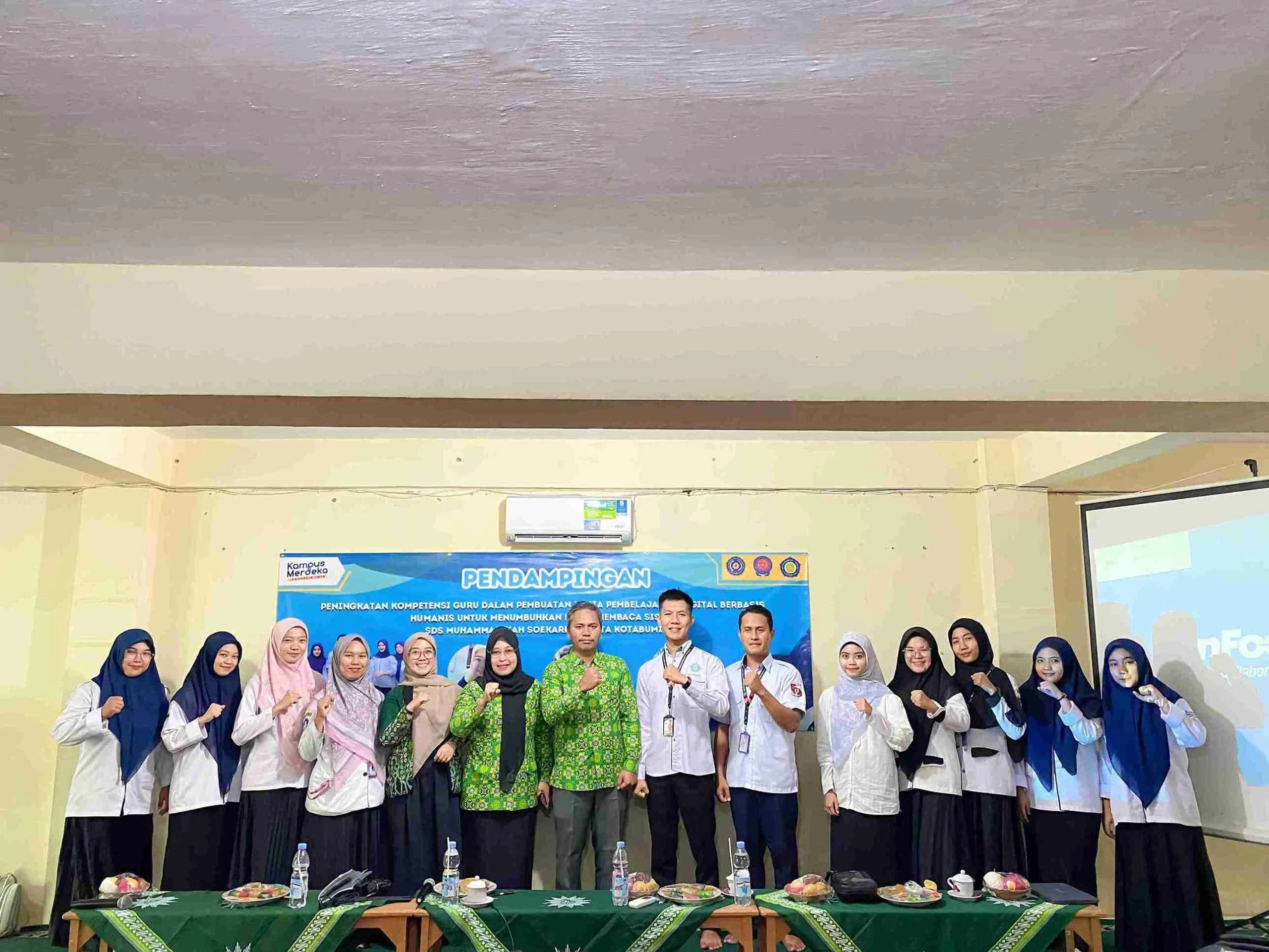 Pendampingan Peningkatan Kompetensi Guru SDS Muhammadiyah Soekarno Hatta dalam Pembuatan Media Pembelajaran Digital Berbasis Humanis