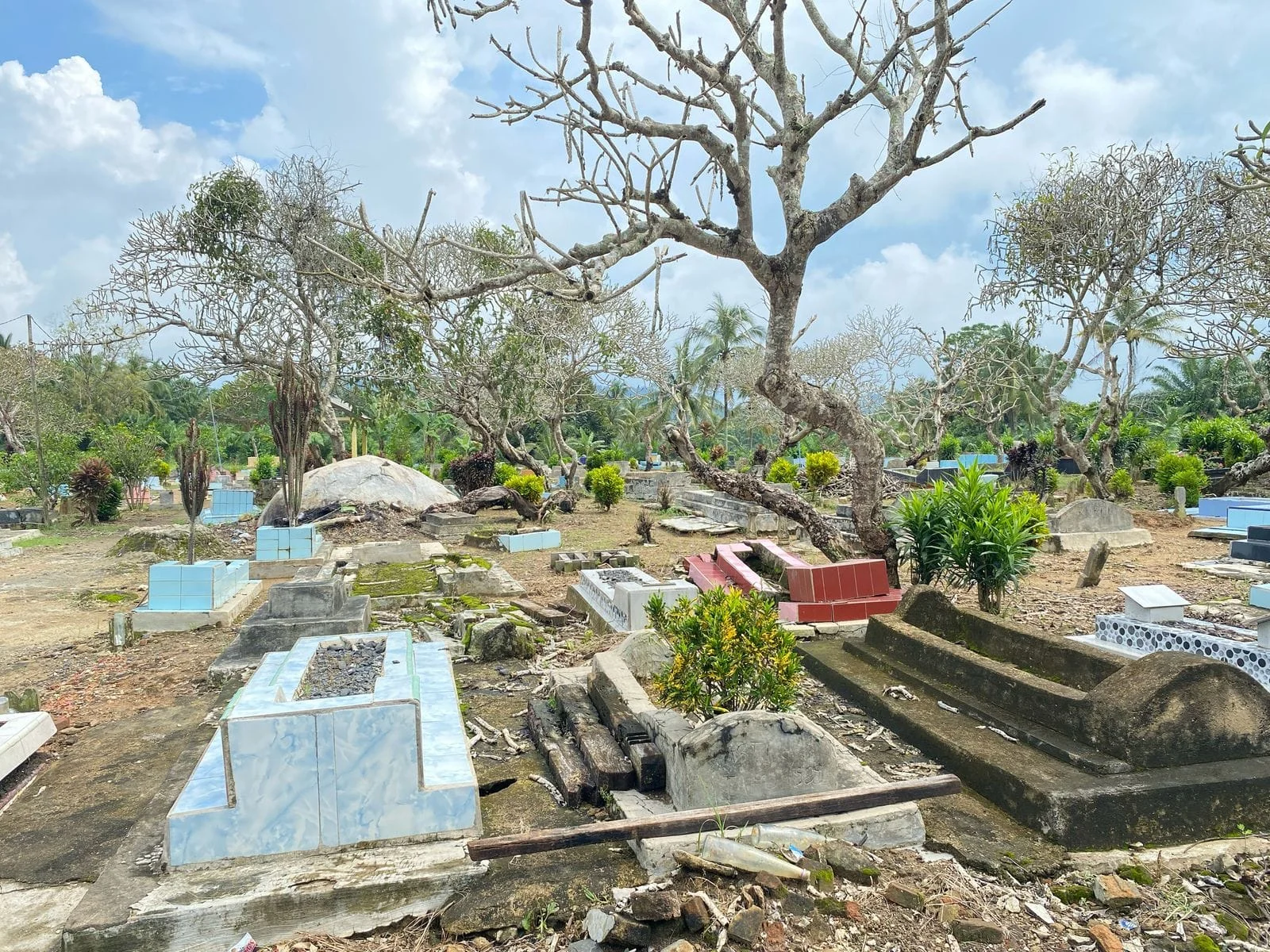 Keutamaan Ziarah Kubur di Hari Jumat Menurut Para Ulama
