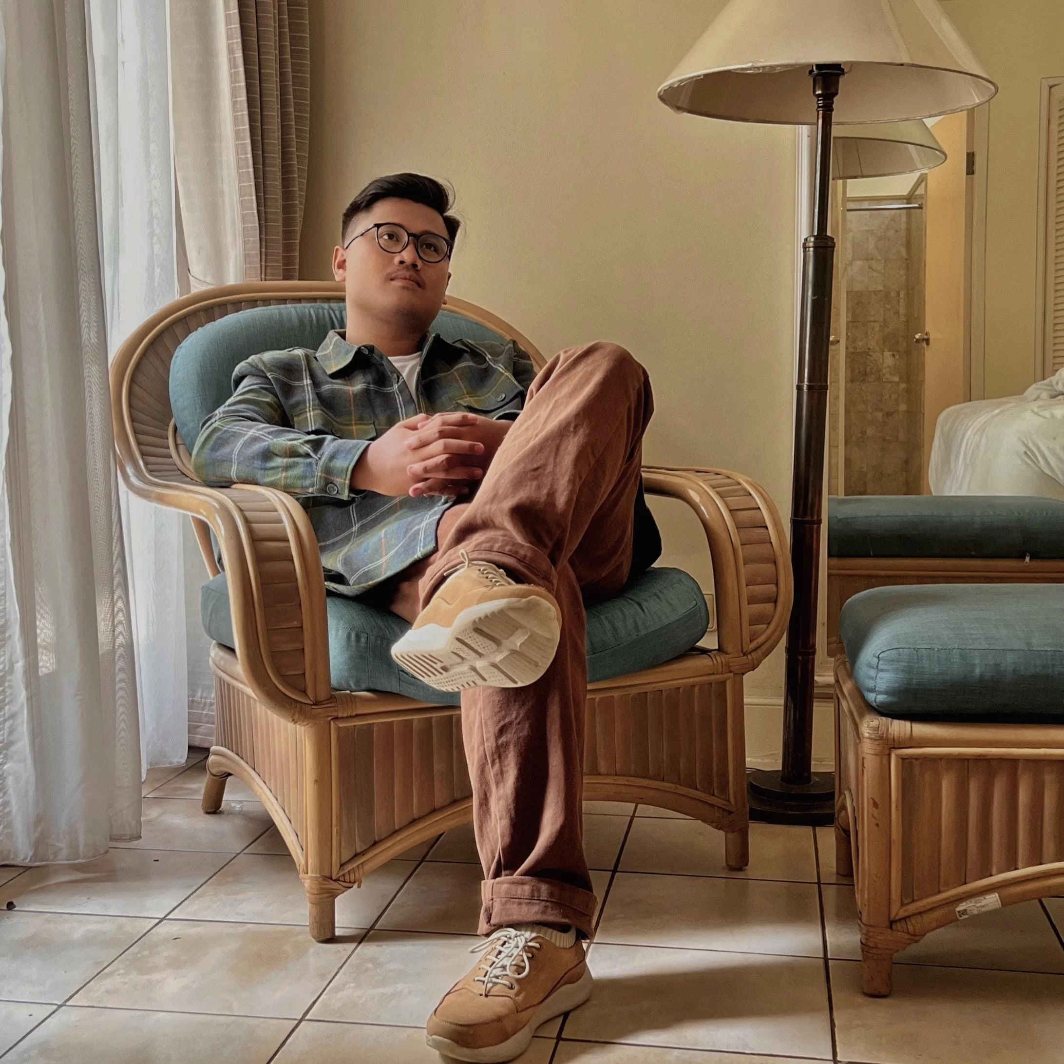 Dhanis Martin Bintang Baru dengan Suara Emas dan Prestasi Gemilang