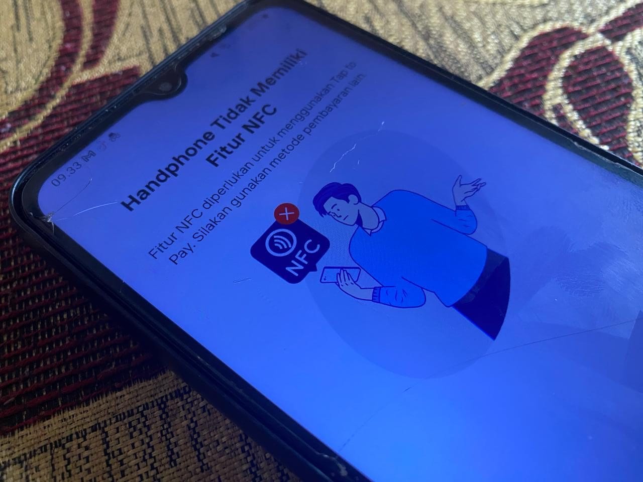 Kenapa Fitur QRIS Tap di MyBCA dan Livin’ by Mandiri Tidak Bisa Digunakan di Semua HP?