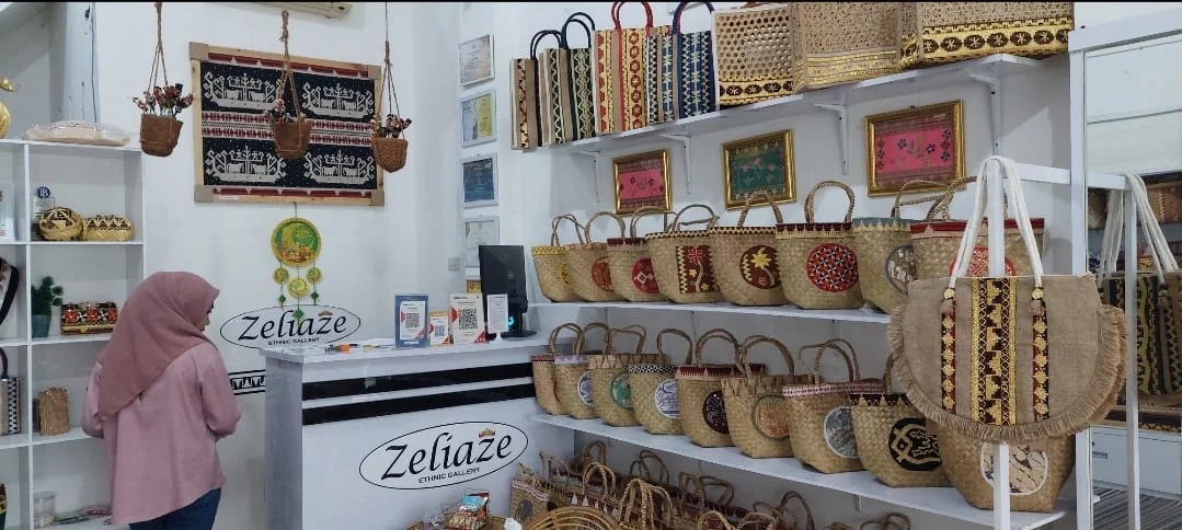 Pesona Kain Tapis di Hannafira by Zeliaze: Keindahan Wastra Lampung yang Memikat