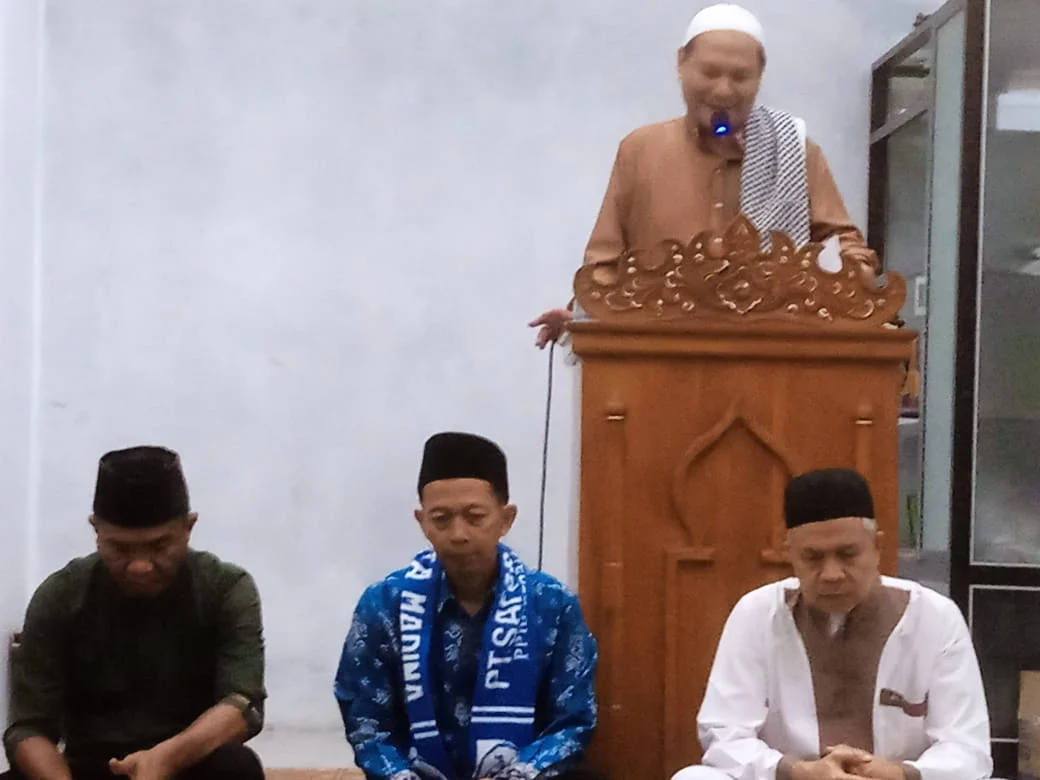 Masjid Albarokah Lepas Penerima Hadiah Program Subuh Berjamaah Berhadiah Umroh
