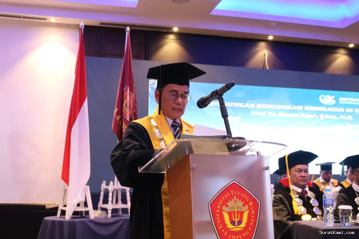 Pengukuhan Guru Besar Hasan Basri di Universitas Tulang Bawang