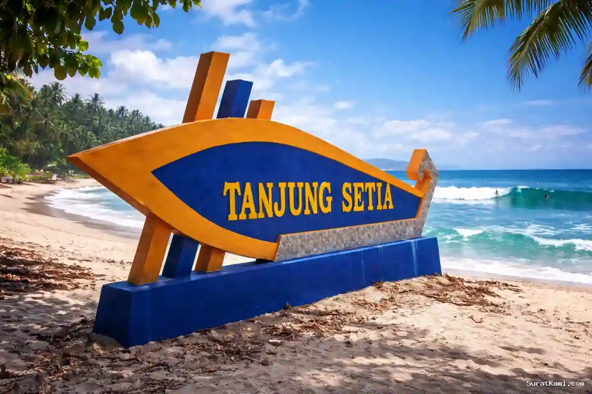 Pantai Tanjung Setia, Surga Selancar di Krui