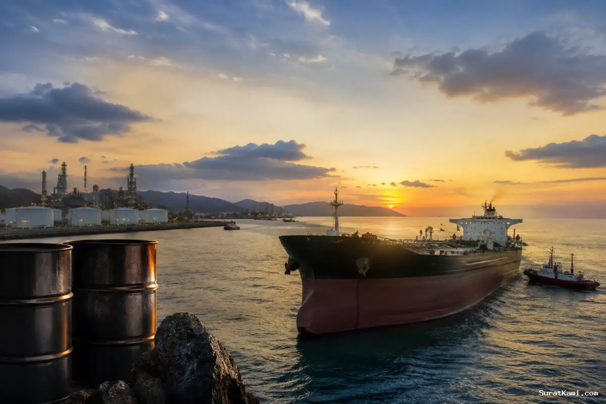 Minyak Bergerak Datar, Selat Hormuz Mulai Normal Lagi