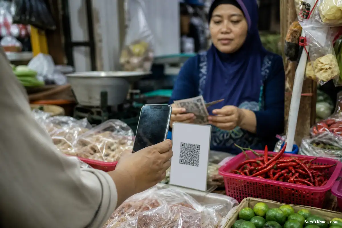 Pengguna QRIS 67 Juta, Uang Tunai Tetap Dibutuhkan